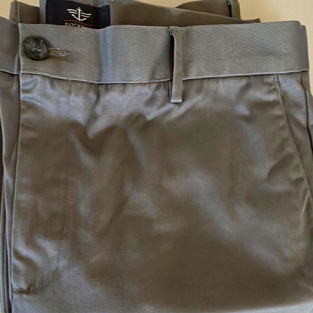 Dockers Signature Khaki Men's 38x34Gray Cotton Twill Classic Fit Straight Khakis